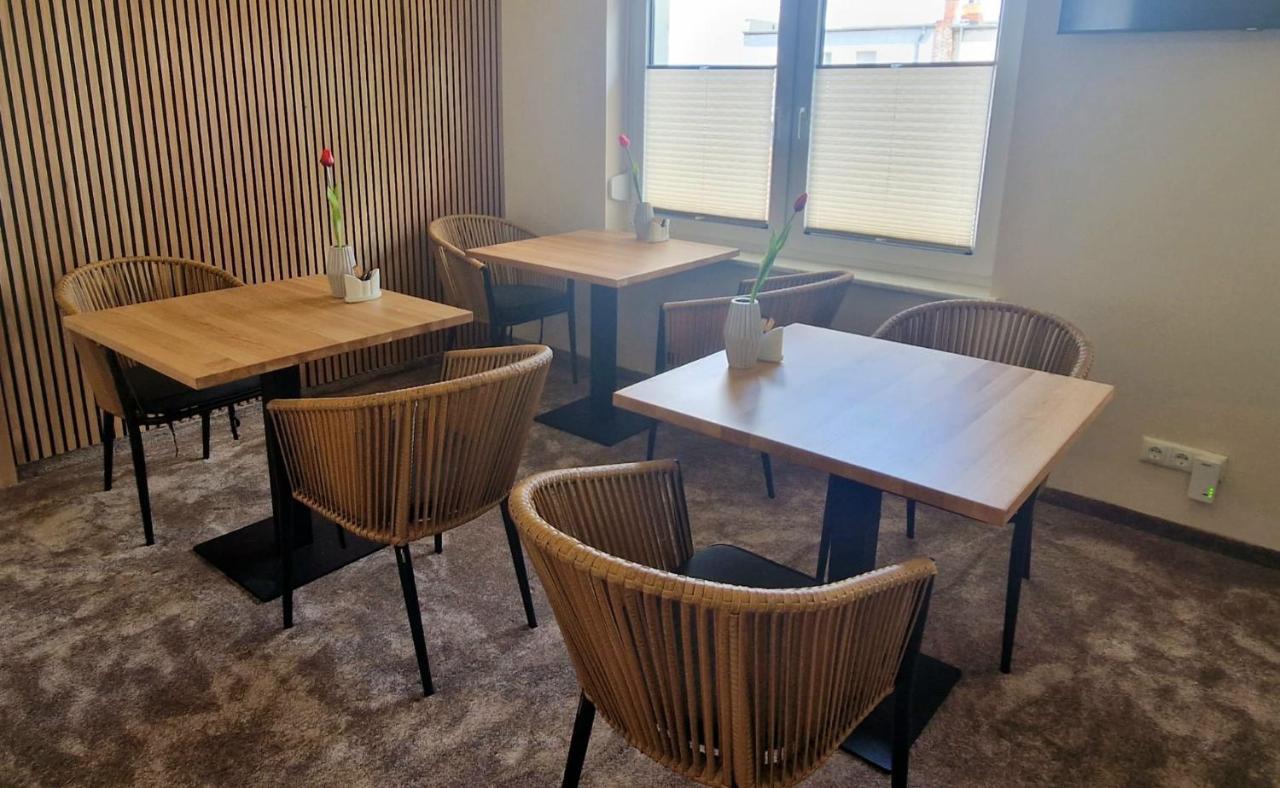 Hotel Rhin Inn Fehrbellin Екстер'єр фото