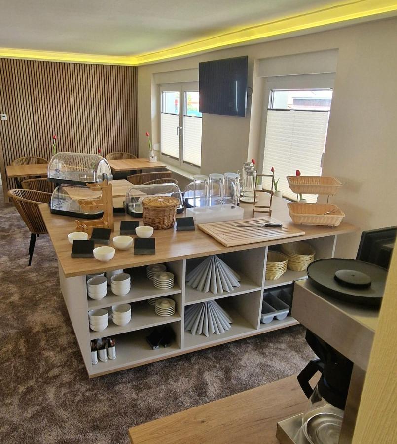 Hotel Rhin Inn Fehrbellin Екстер'єр фото