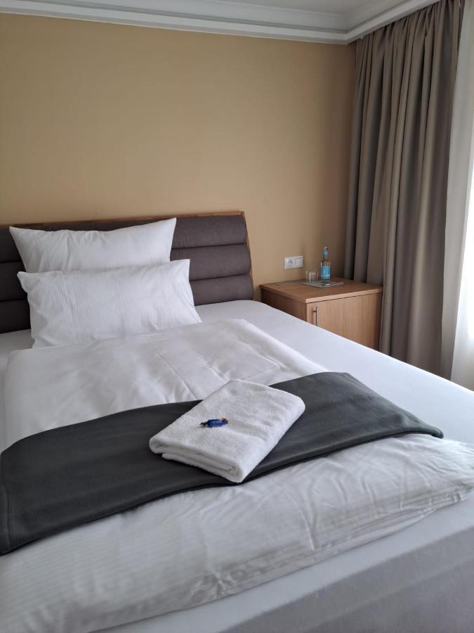 Hotel Rhin Inn Fehrbellin Екстер'єр фото